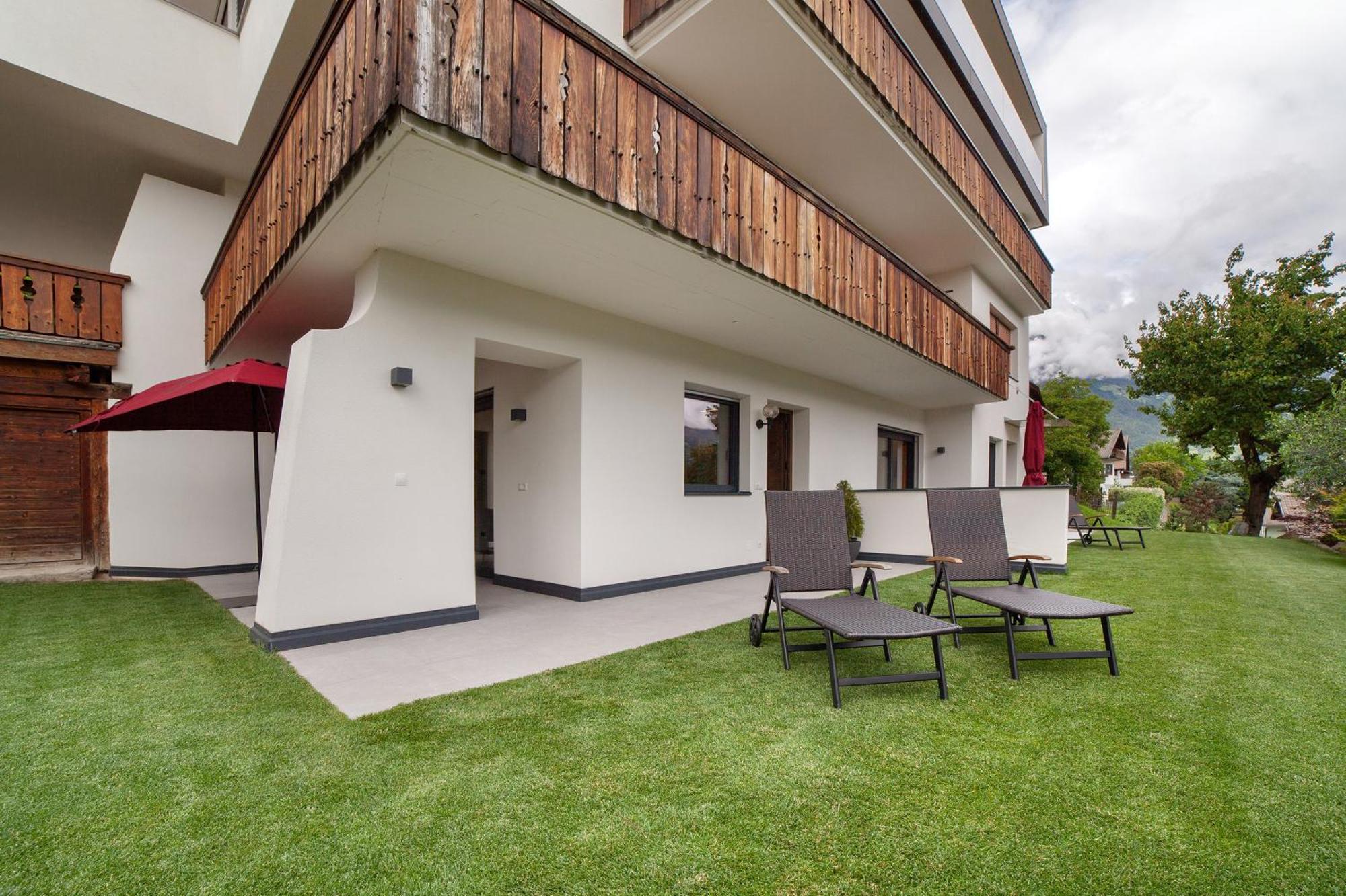 Haus Nummer 9 Apartment Marlengo Exterior photo